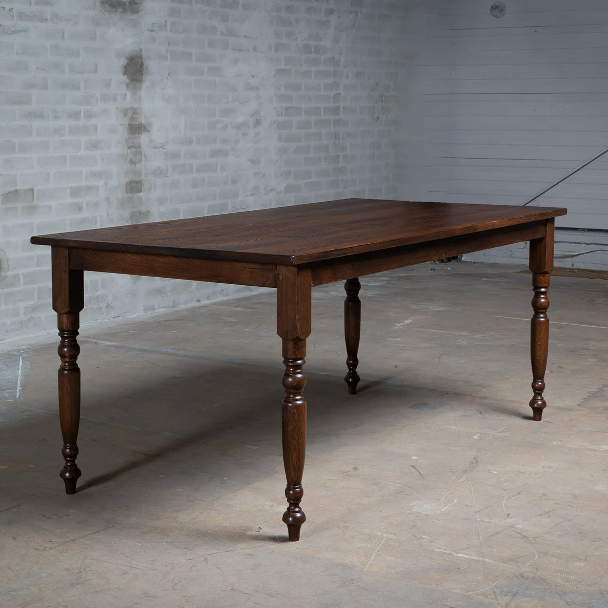 Eikenhouten eettafel in authentieke Franse stijl