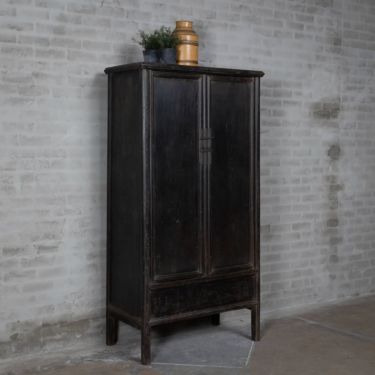 Old Chinese cabinet from elmwood | 2 doors – D029