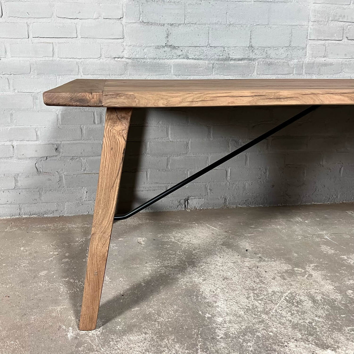 Scandinavian dining table Bato – Sustainable old oak and steel – H024