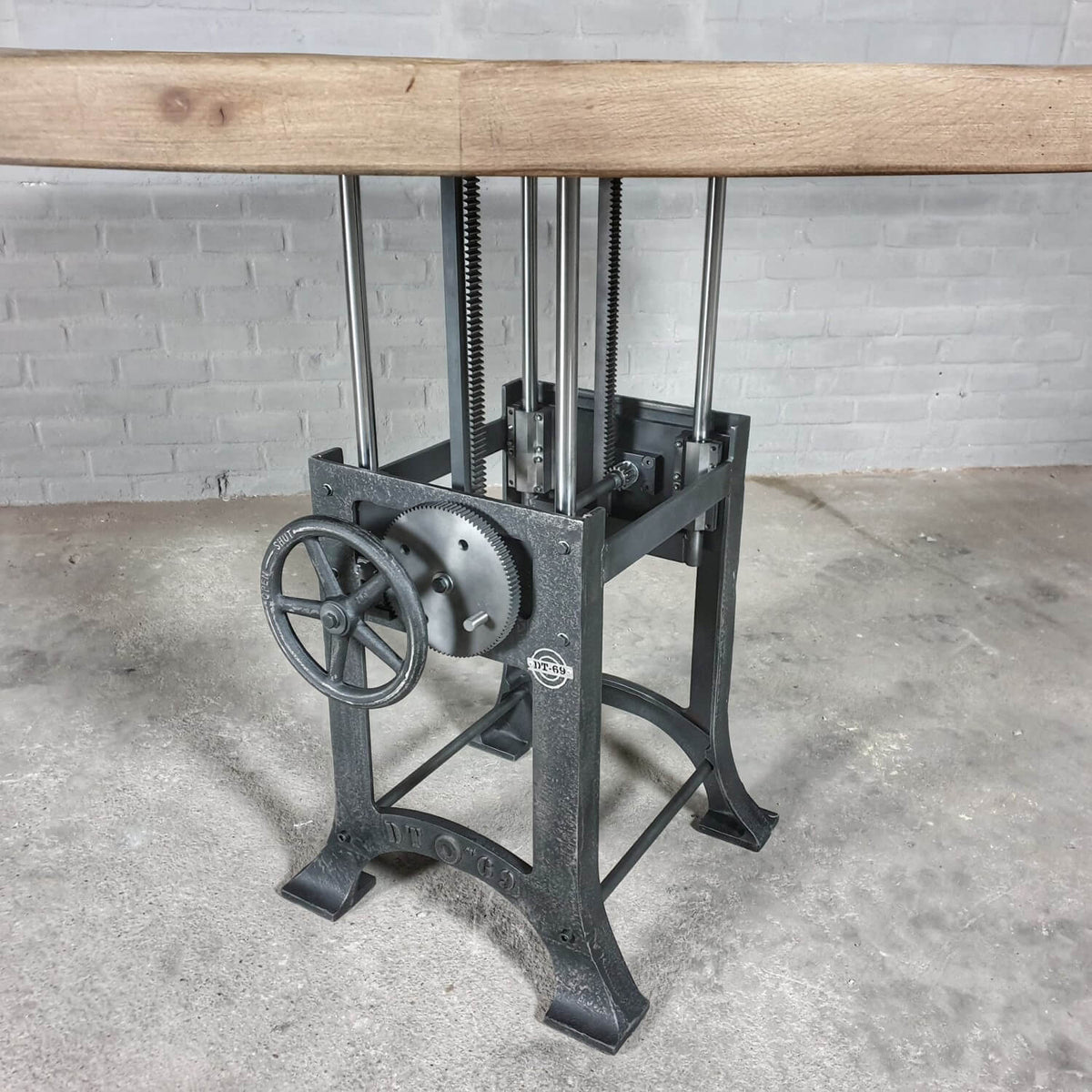 Industrial round dining table with height adjustable base – IND673