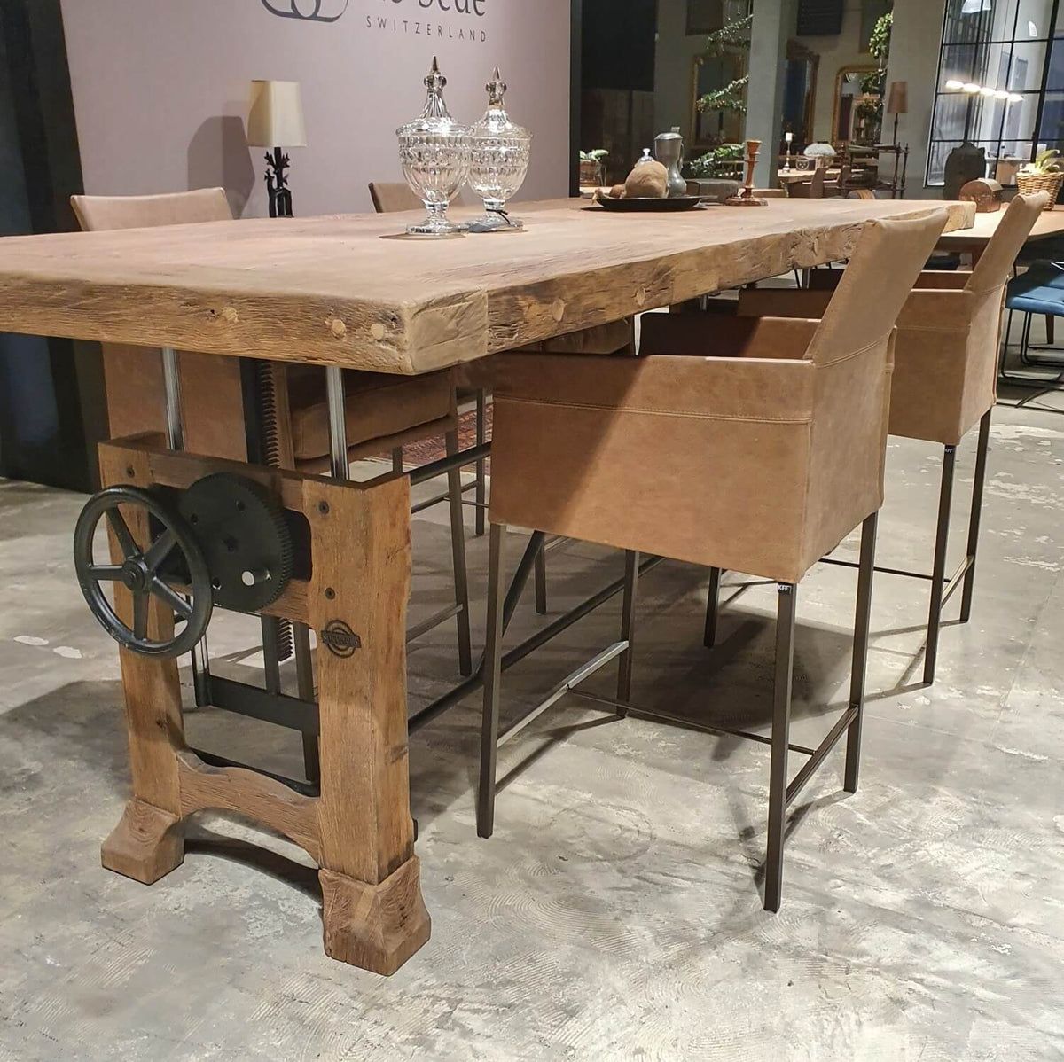 Modern bar chairs with armrests | KFF Texas | S39