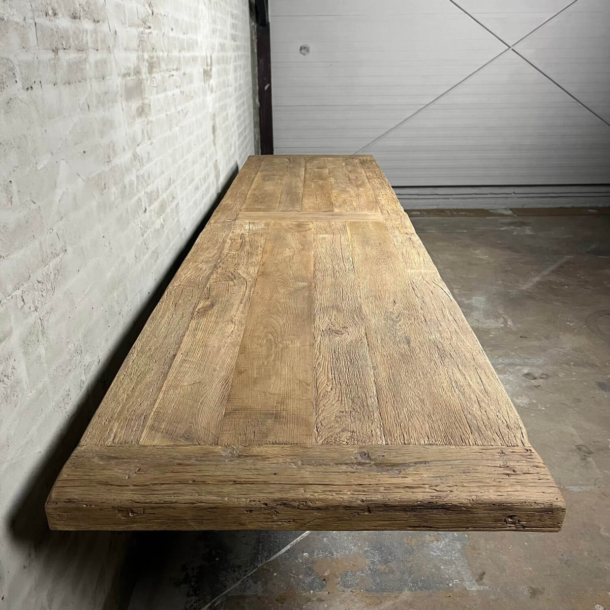 Long industrial design table with iron legs – thick old oak – IND401