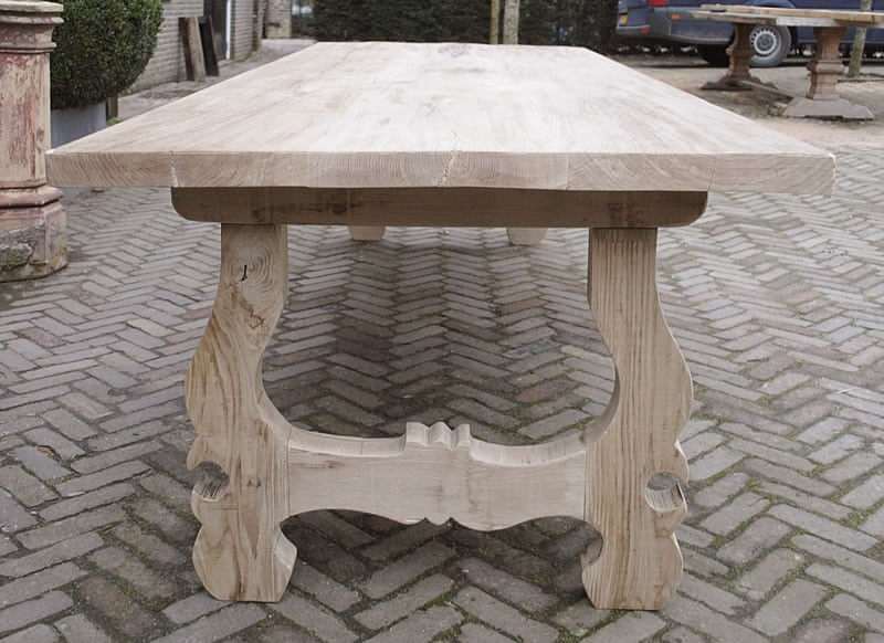 Oakwood dining table in Hacienda style – G005