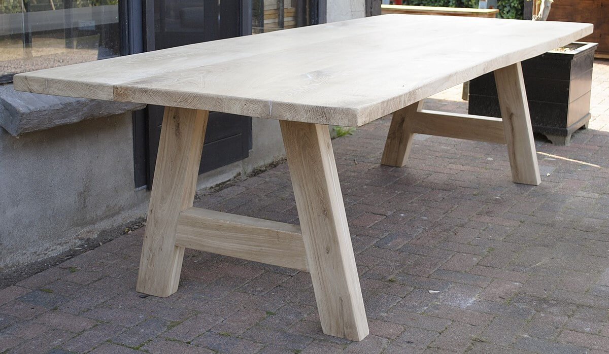 Scandinavian dining table made of rustic oak – G019