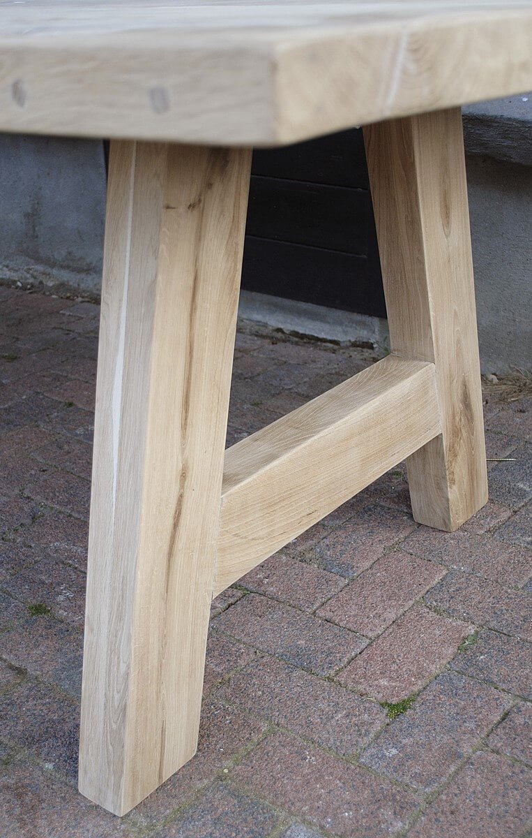 Scandinavian dining table made of rustic oak – G019