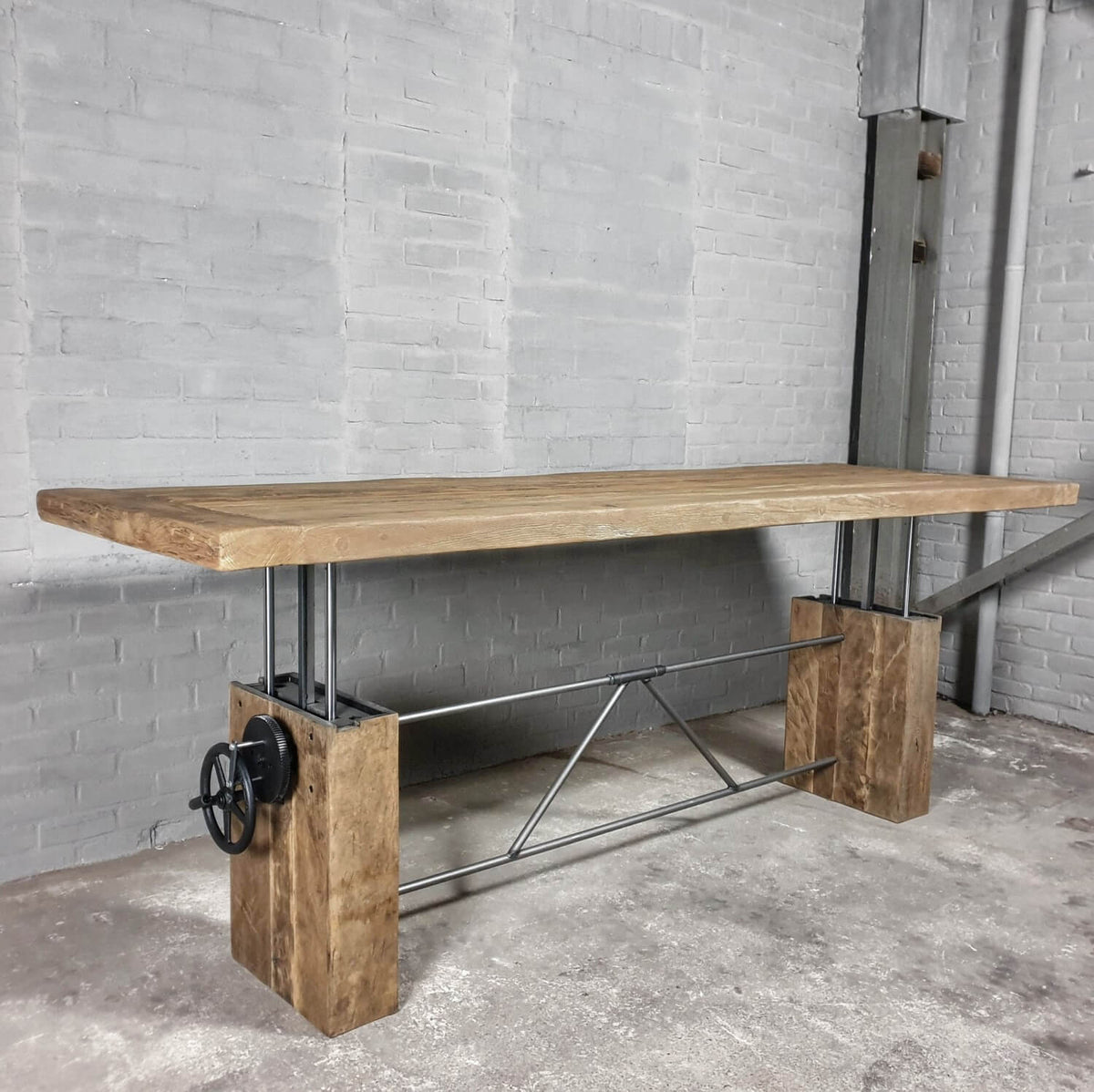 Height adjustable wooden dining table – reclaimed oak – Z015