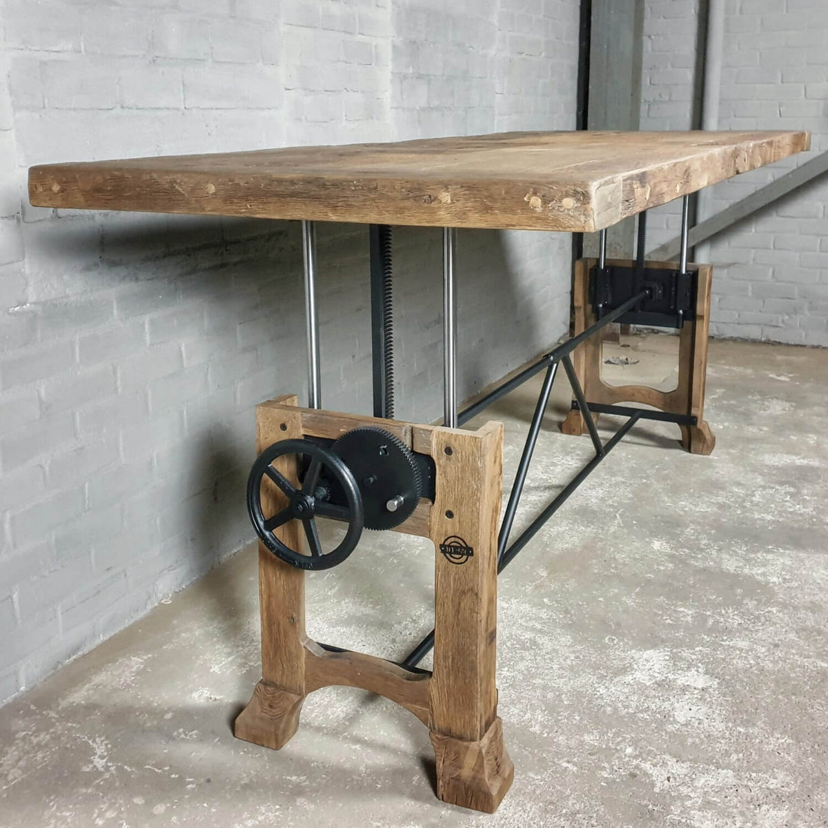 Oak dining table St Moritz height adjustable – custom made – Z024