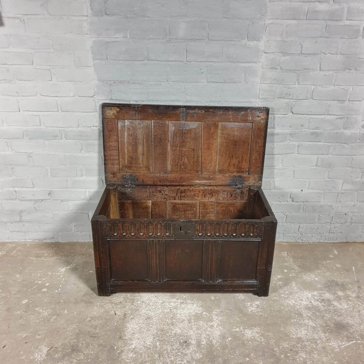 Antique English Chest – Charles II 17th century – A102