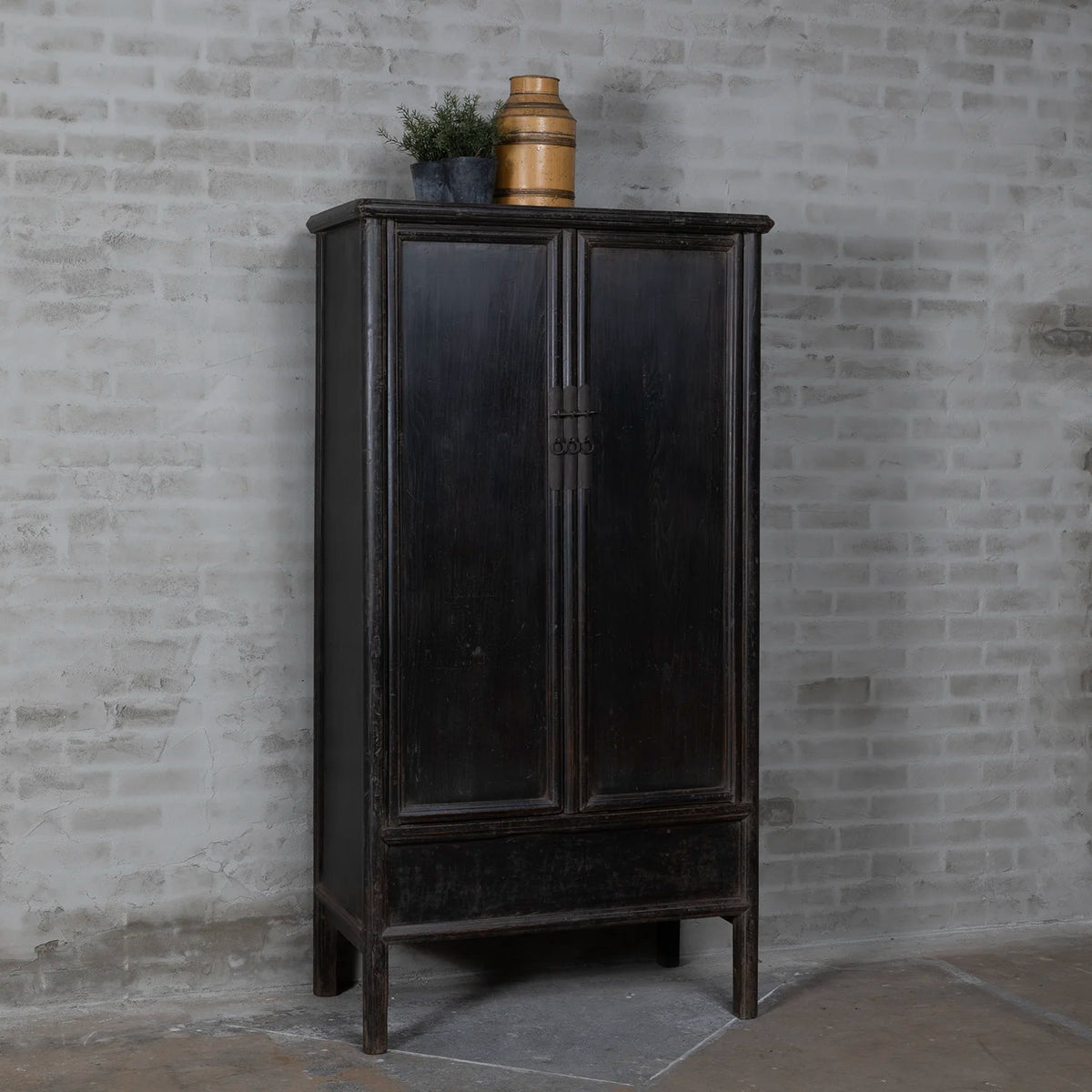 Old Chinese cabinet from elmwood | 2 doors – D029