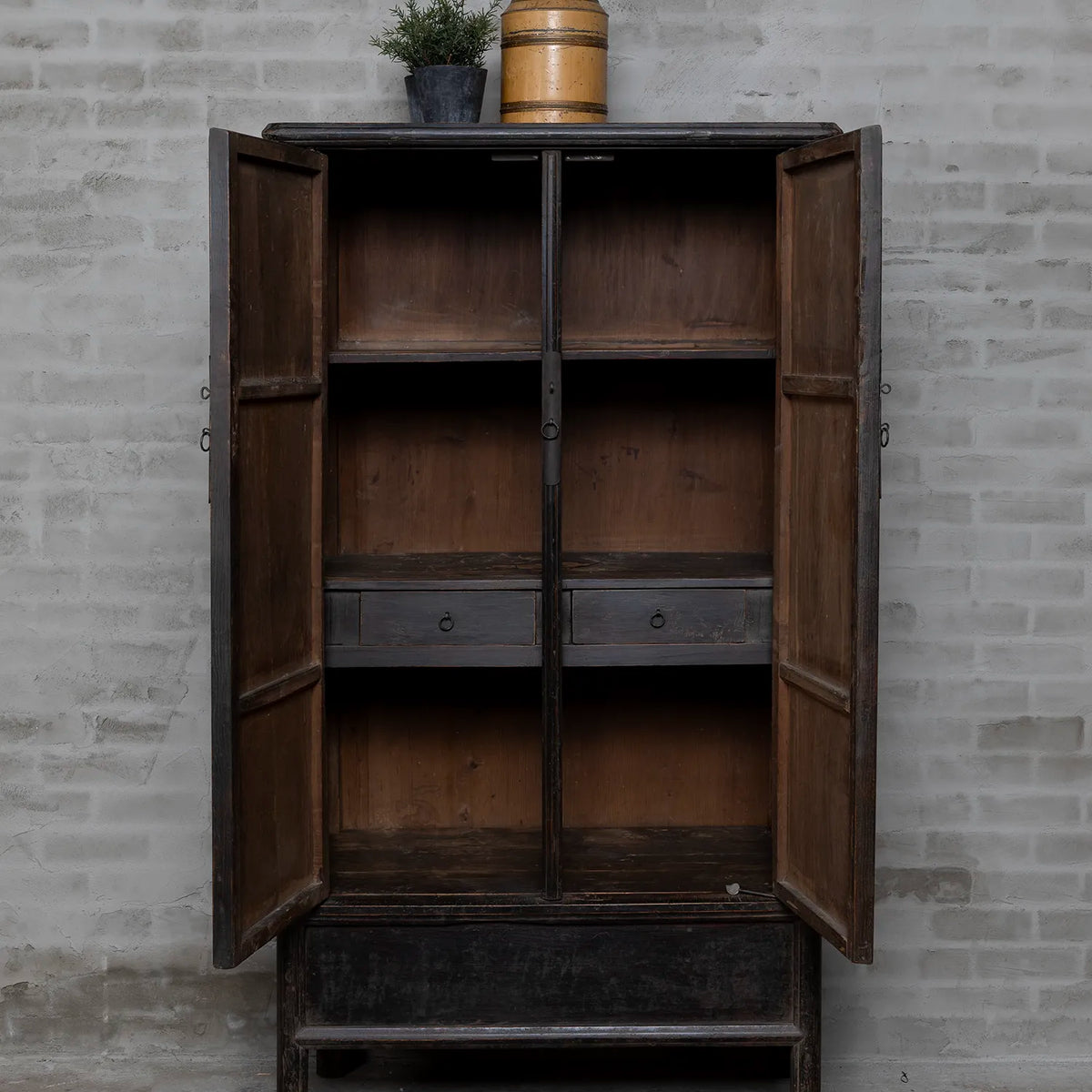 Old Chinese cabinet from elmwood | 2 doors – D029