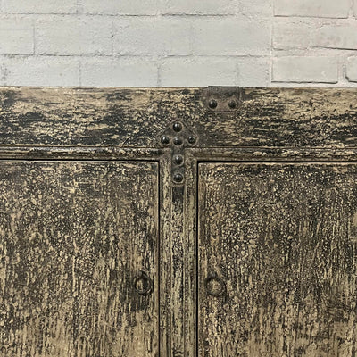 Robust Chinese sideboard from old elmwood | 5 doors D032