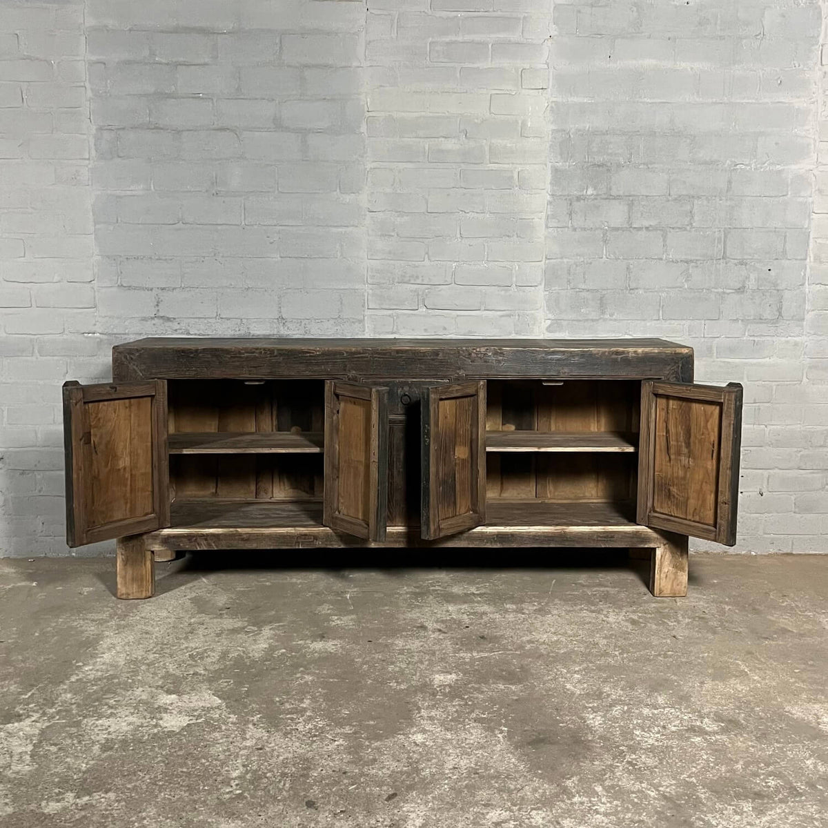 Rustic Chinese sideboard of black elm wood | 5 doors D033