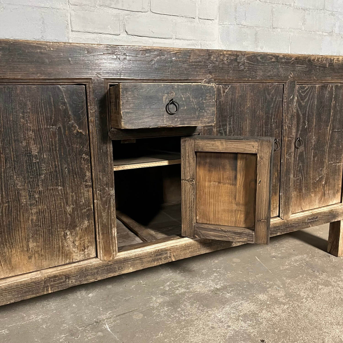 Rustic Chinese sideboard of black elm wood | 5 doors D033