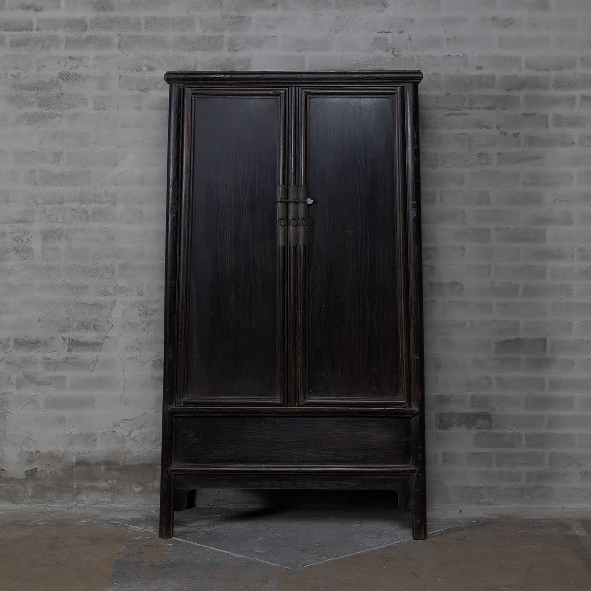 Old Chinese cabinet from elmwood | 2 doors – D037
