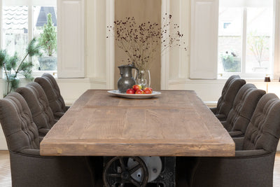 Industriële in hoogte verstelbare eettafel met luxe eikenhouten tafelblad