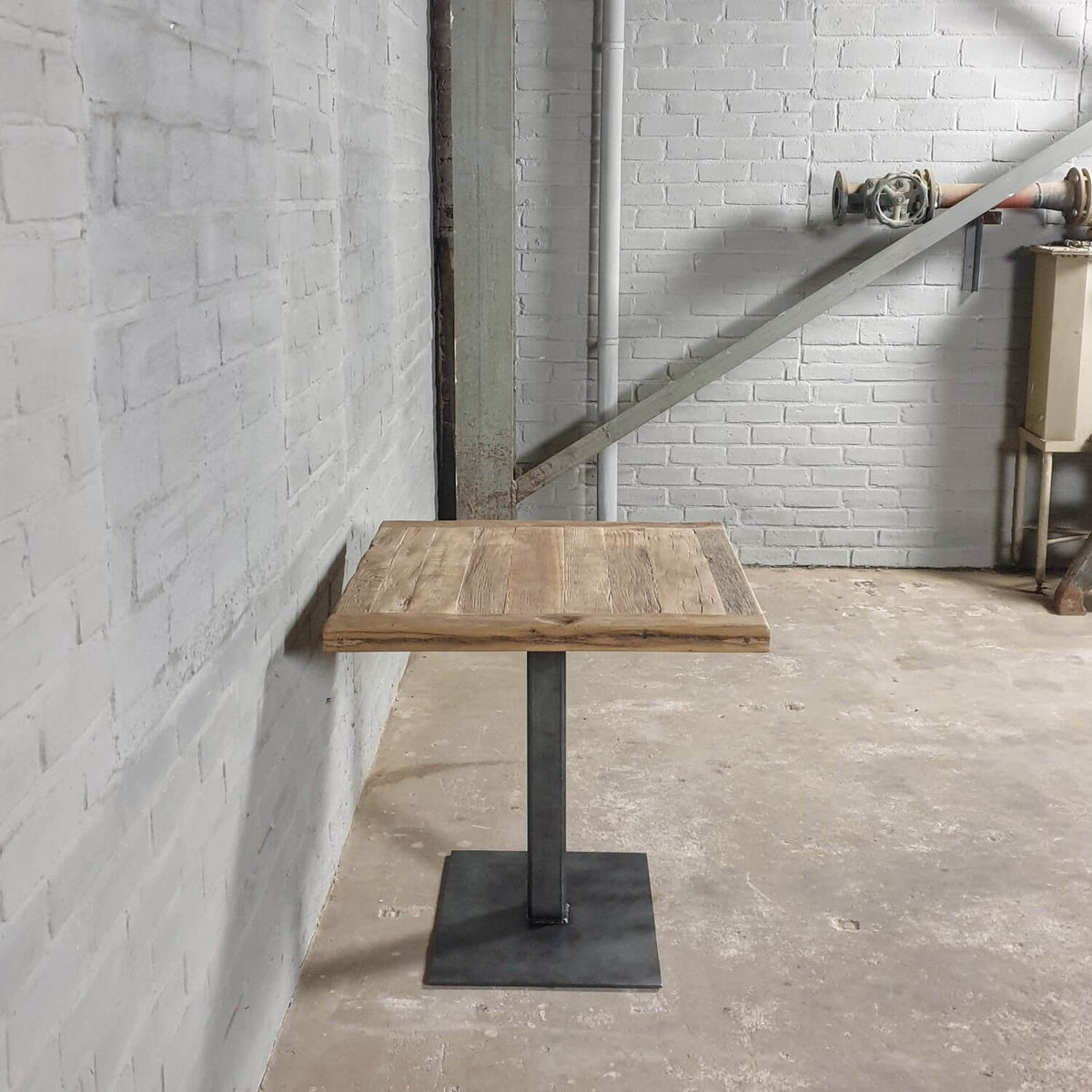Industrial bistro table – Steel and reclaimed oak top – DT41