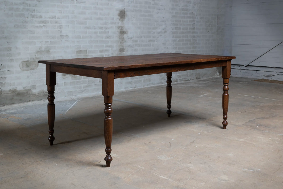 Classic oak dining table in antique style – G022