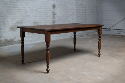 Classic oak dining table in antique style – G022