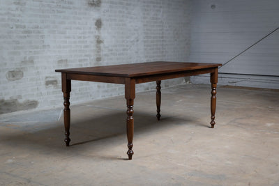 Classic oak dining table in antique style – G022