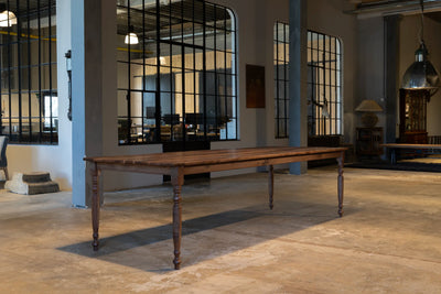 Classic dining table in antique style from walnut – G022-N