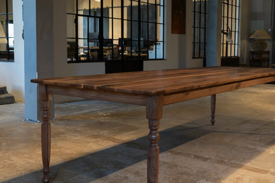 Classic dining table in antique style from walnut – G022-N