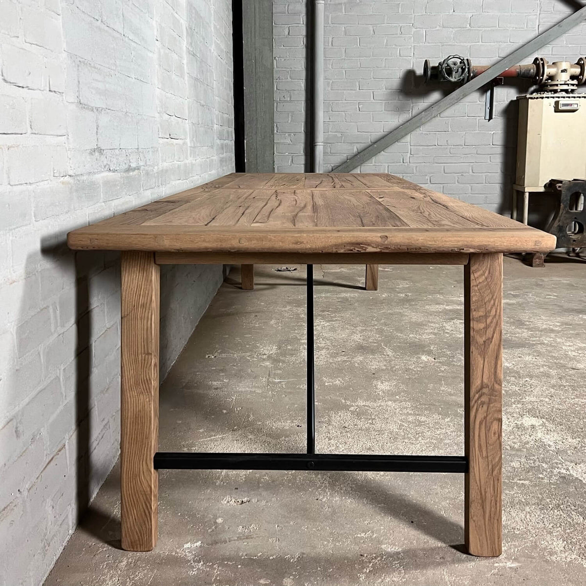 Scandinavian dining table Bato – Sustainable old oak and steel – H024