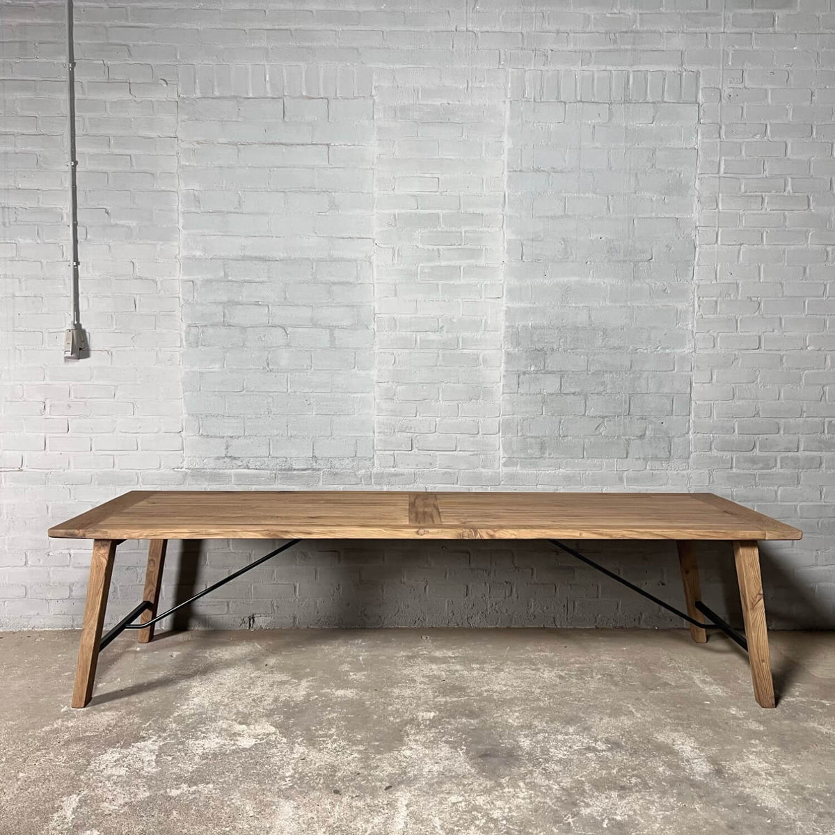 Scandinavian dining table Bato – Sustainable old oak and steel – H024