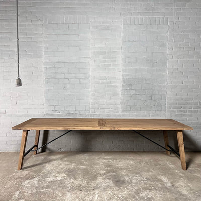 Scandinavian dining table Bato – Sustainable old oak and steel – H024