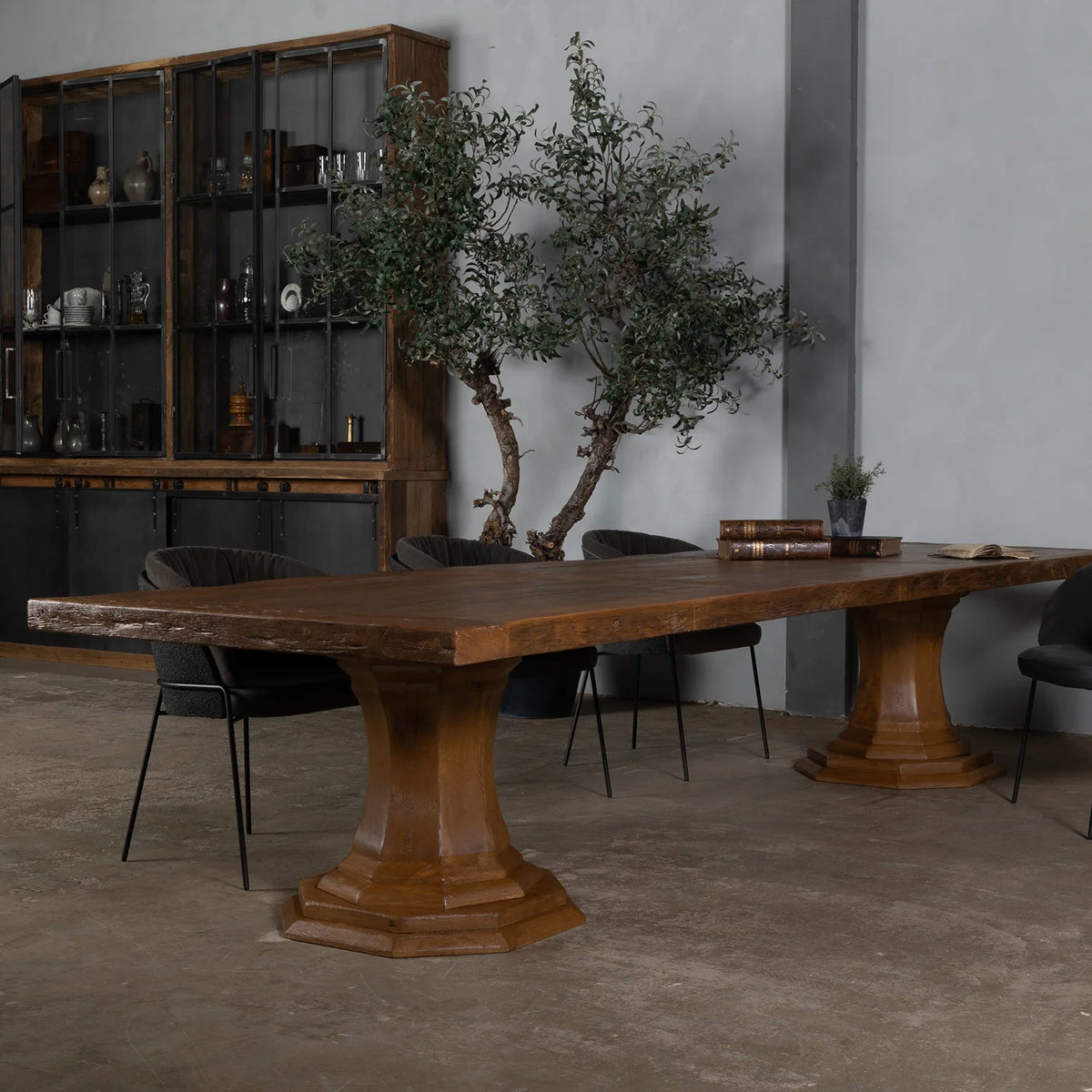 Bruine houten eettafel model Sevilla Z044 gemaakt van oud eikenhout