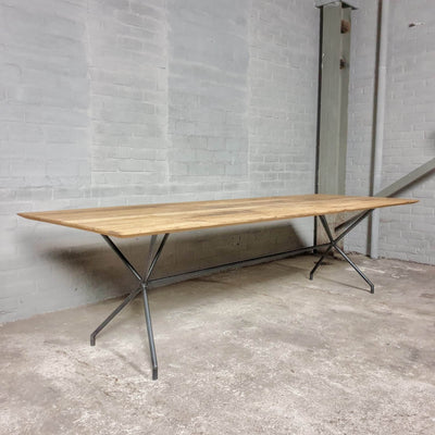 Modern oak diningtable with beveled edge custom made – DT31