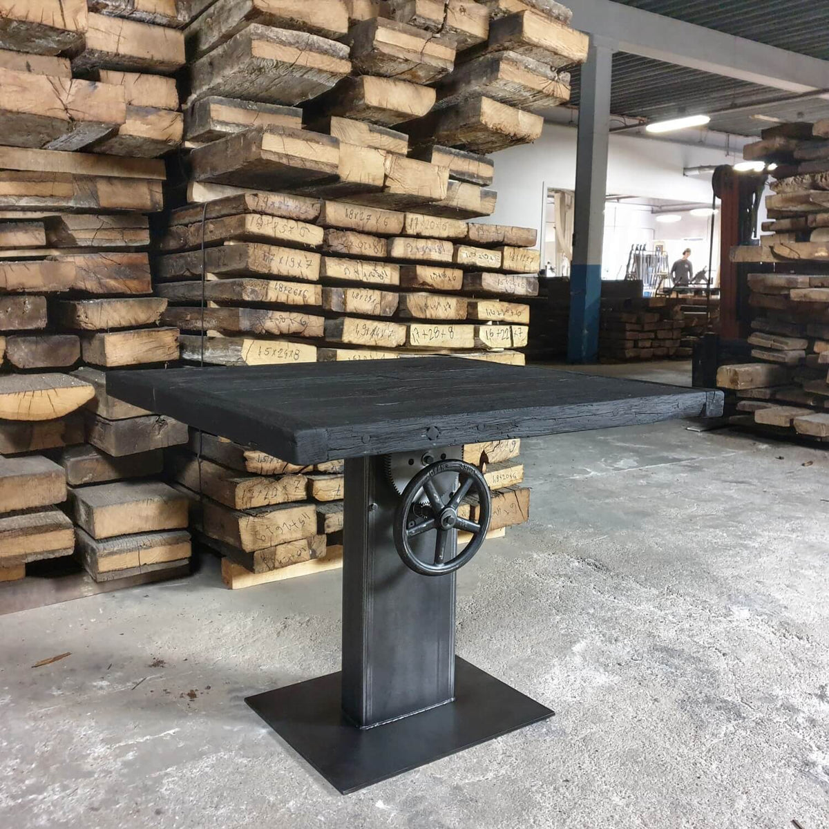 Height adjustable crank table – charred oak tabletop – DT40