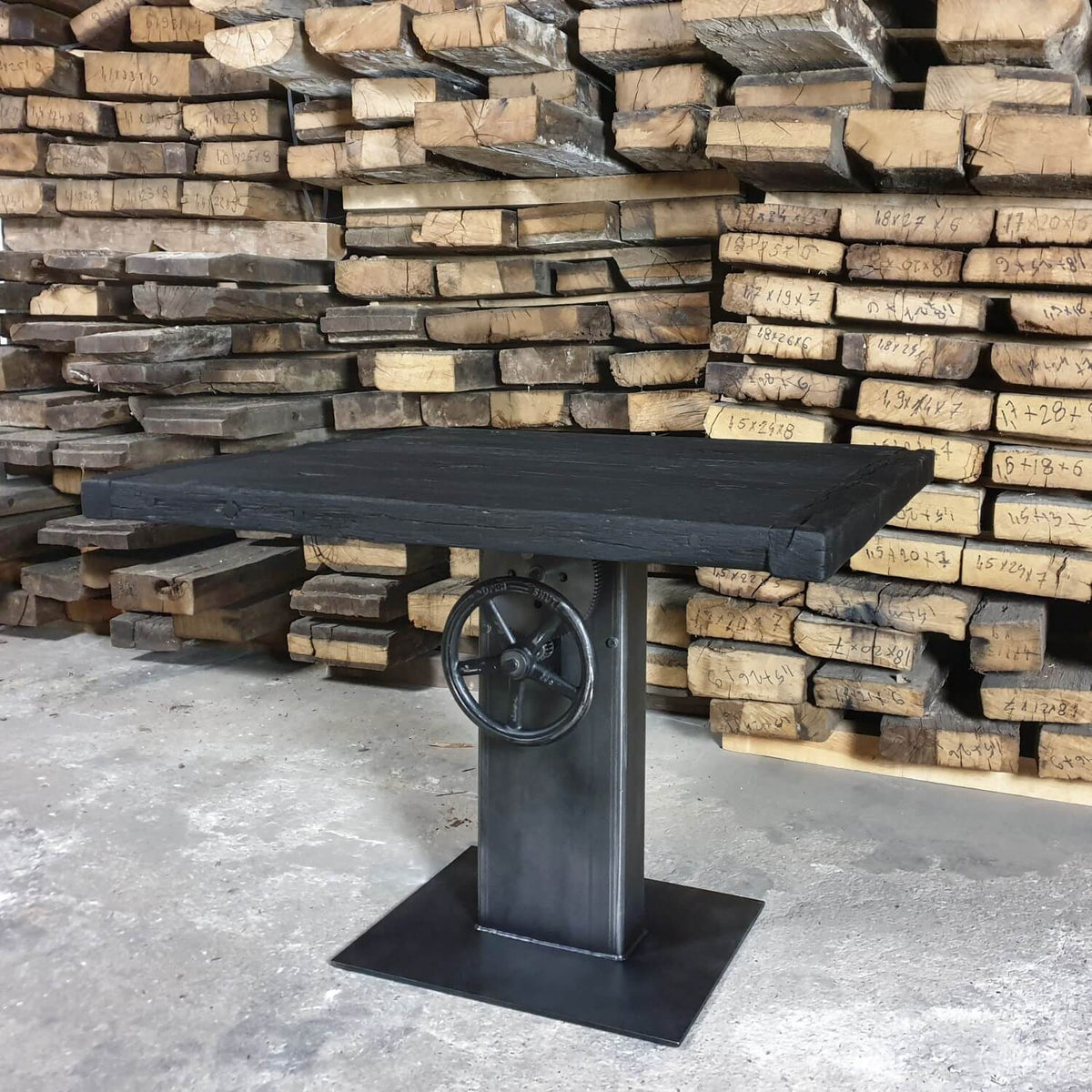Height adjustable crank table – charred oak tabletop – DT40