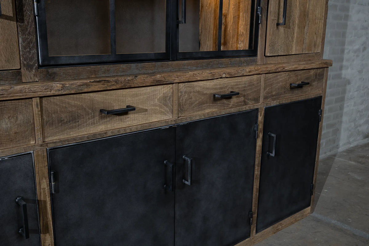 Oak dresser in country style with doors and glass display – K004