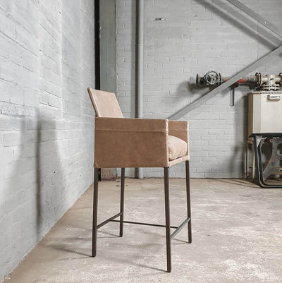 Modern bar chairs with armrests | KFF Texas | S39