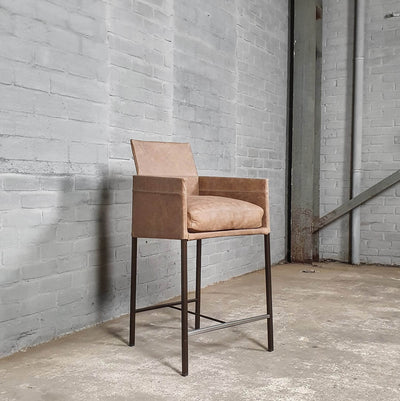 Modern bar chairs with armrests | KFF Texas | S39
