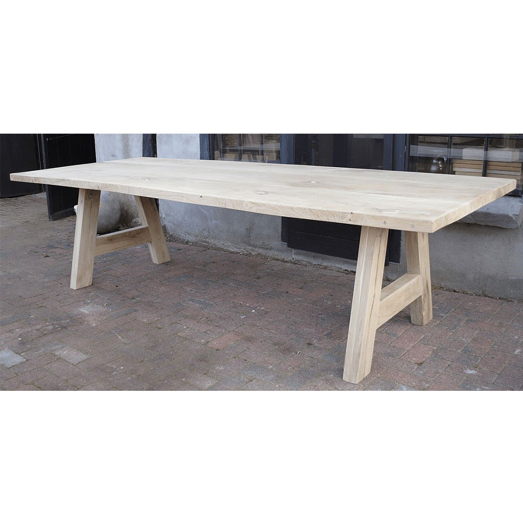 Scandinavian dining table made of rustic oak – G019