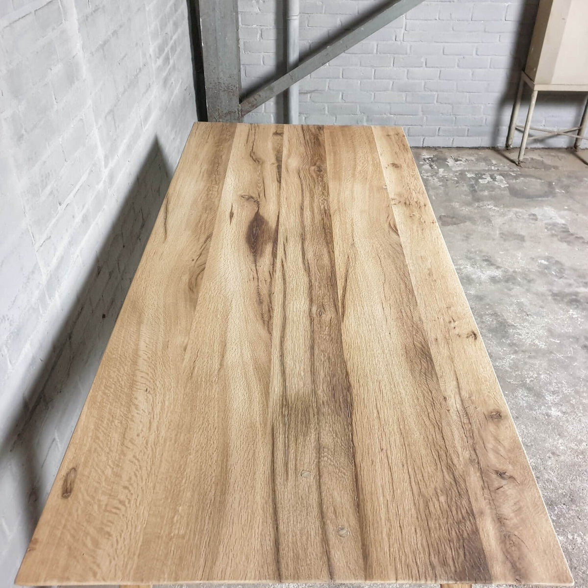 Modern oak diningtable with beveled edge custom made – DT31