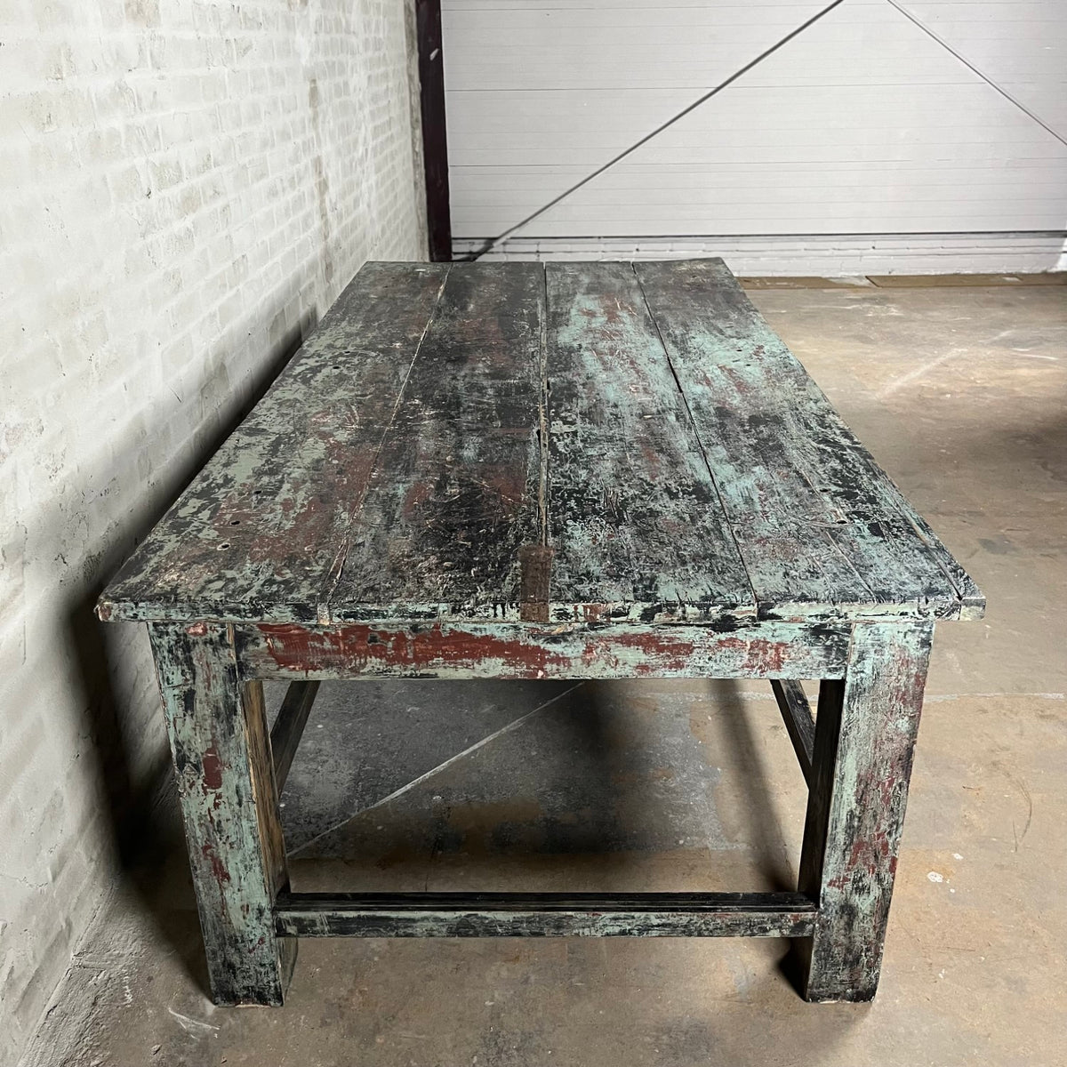 Large vintage workbench with blue-black patina – Top082