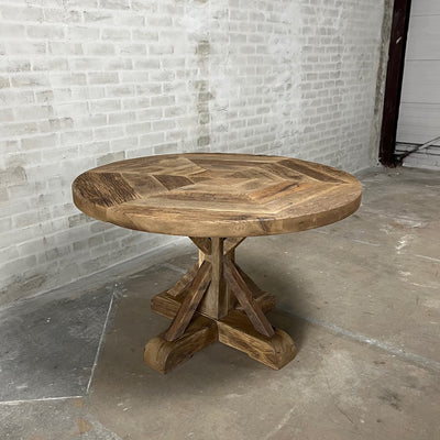 Small round refectory table in old oak wood – Basel – Z017