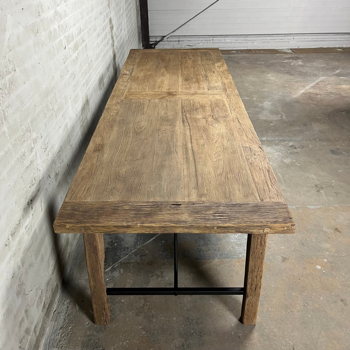 Rustic dining table Bato – reclaimed old oak and steel – Z032