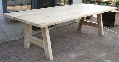 Scandinavian dining table made of rustic oak – G019