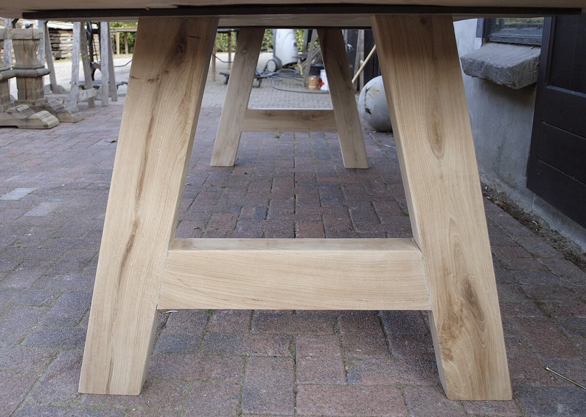 Scandinavian dining table made of rustic oak – G019