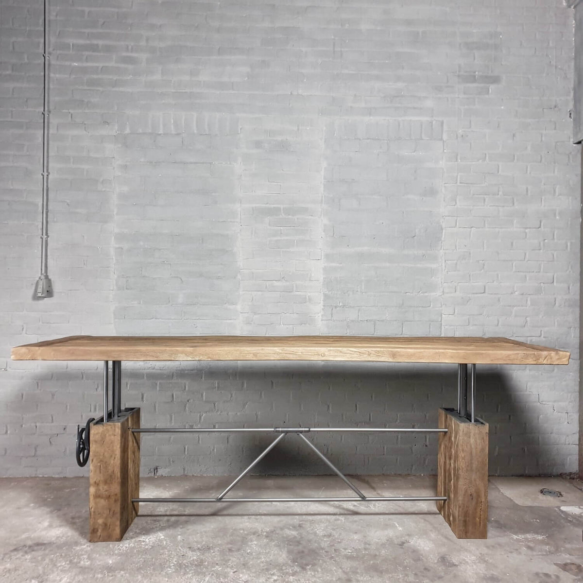 Height adjustable wooden dining table – reclaimed oak – Z015