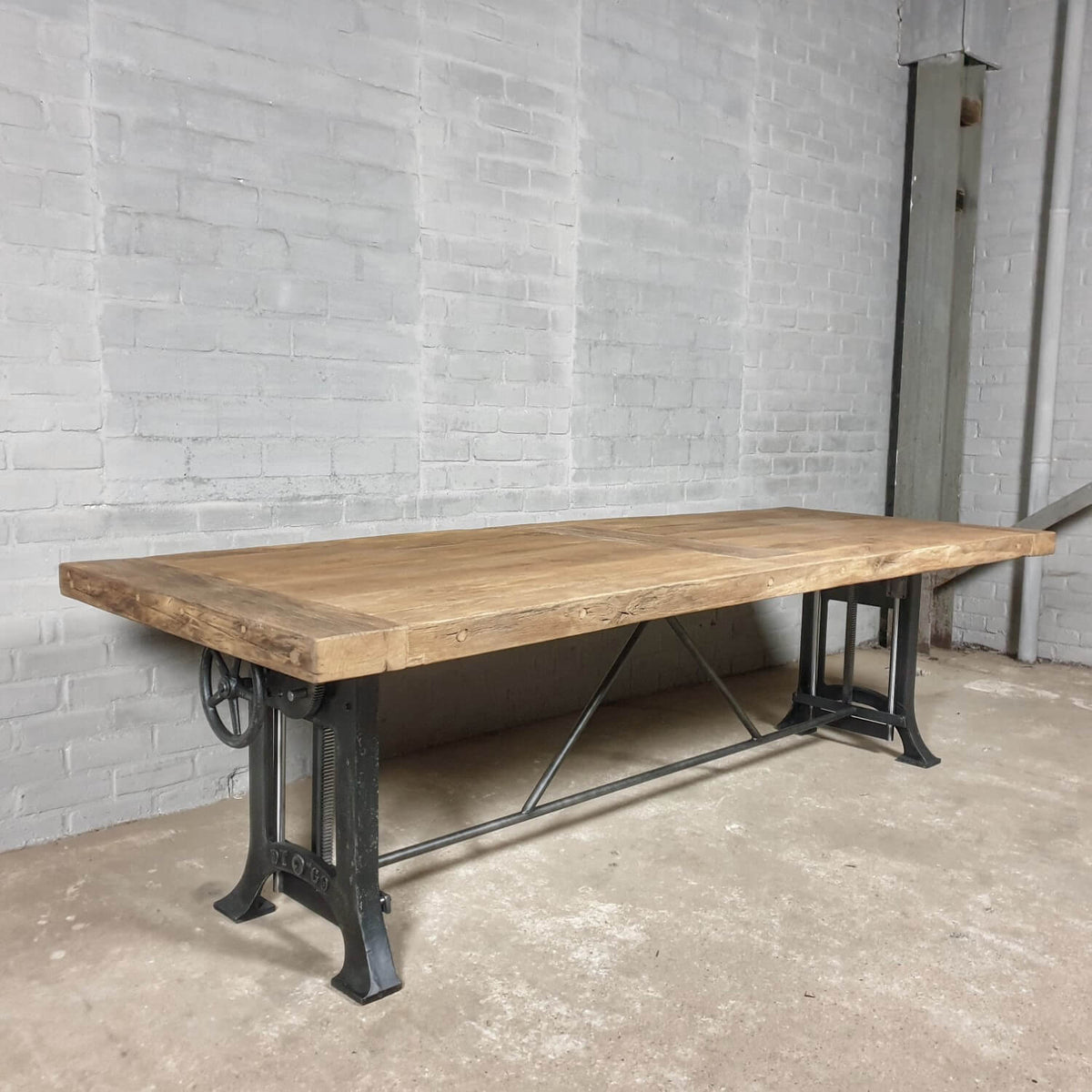 In height adjustable oak dining table – industrial design – IND736