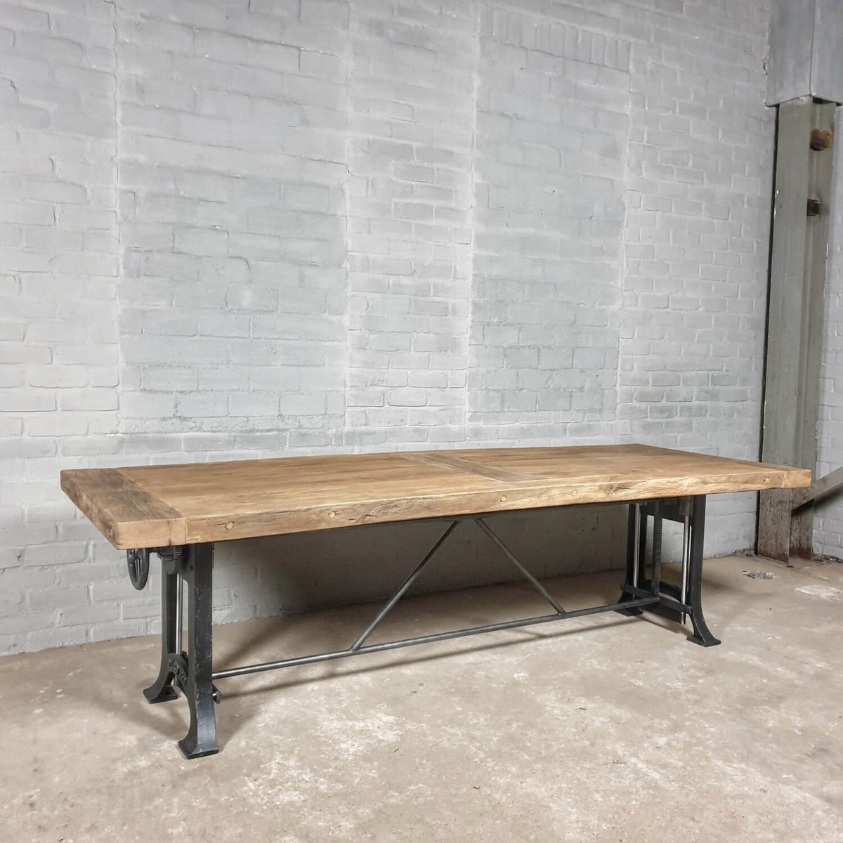 In height adjustable oak dining table – industrial design – IND736