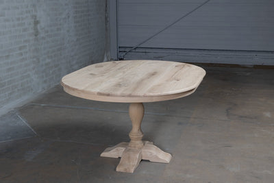 vooraanzicht van landelijk ovale eettafel G024