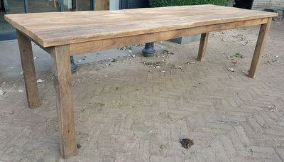 Rustic farmhouse dining table Alain made of solid reclaimed oak – Z002