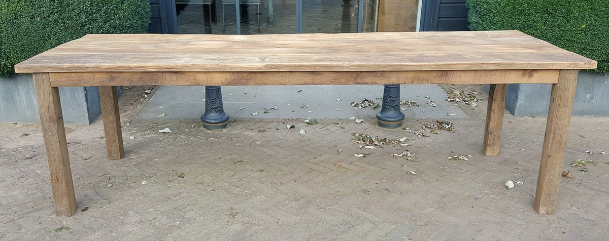 Rustic farmhouse dining table Alain made of solid reclaimed oak – Z002